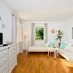 House Lilla 度假居 *