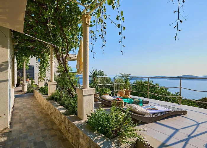 House Lilla Holiday home Brsecine